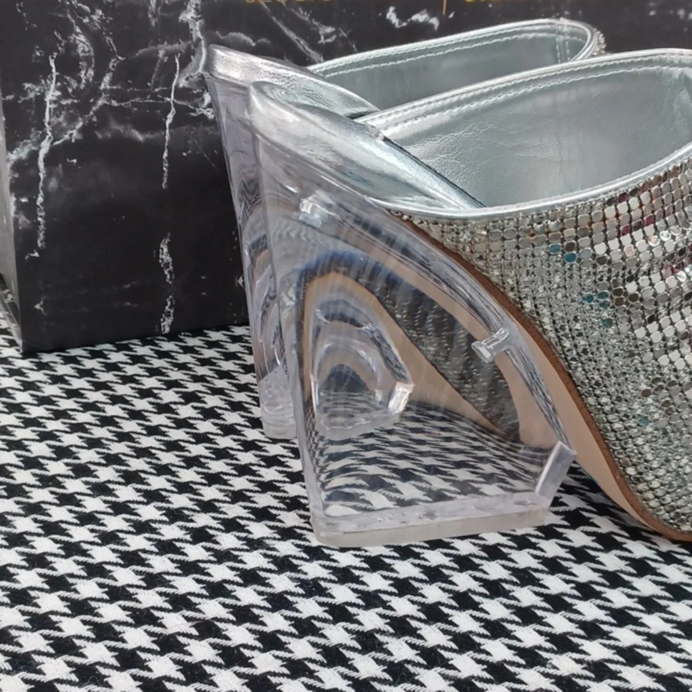 Jessica Rich/Steve Madden Adrienne Metal Mesh Acrylic Heel NIB